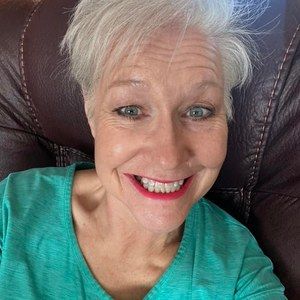 Meet your Posher, Alesia